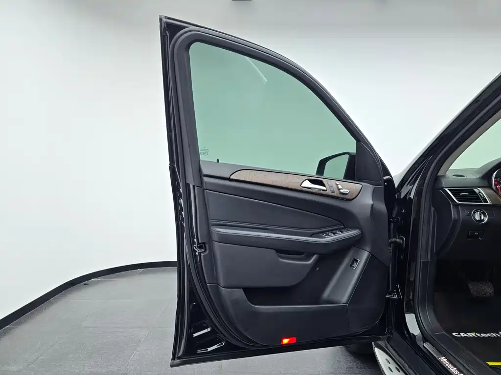 Mercedes-Benz GLE 2018 — фото 19