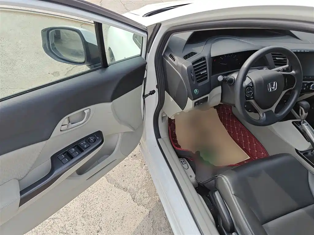 Honda Civic 2015 — фото 12