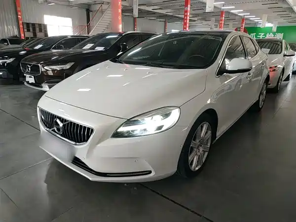 Volvo V40 2019