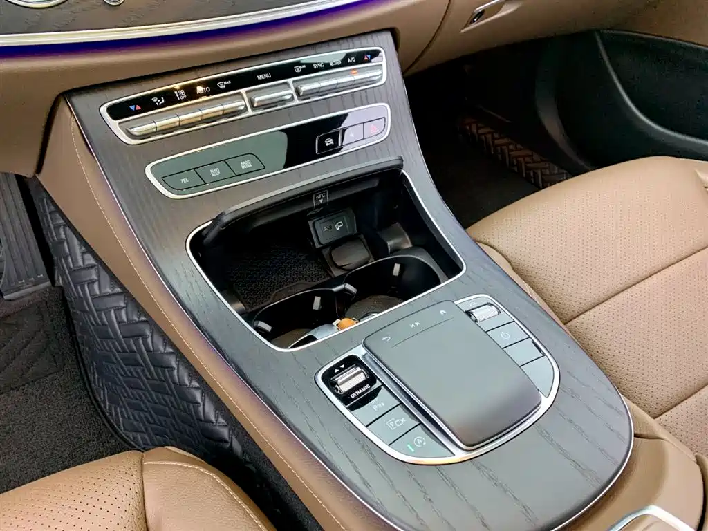 Mercedes-Benz E-Class 2023 — фото 20