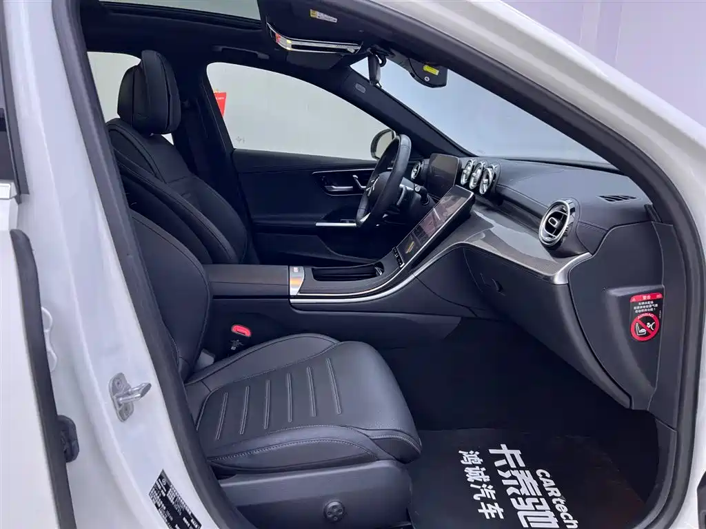 Mercedes-Benz C-Class 2024 — фото 17