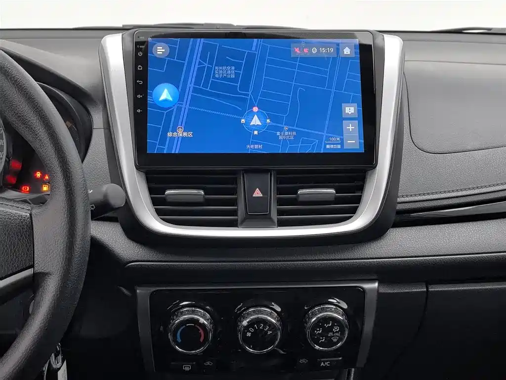 Toyota Yaris L 2020 — фото 12