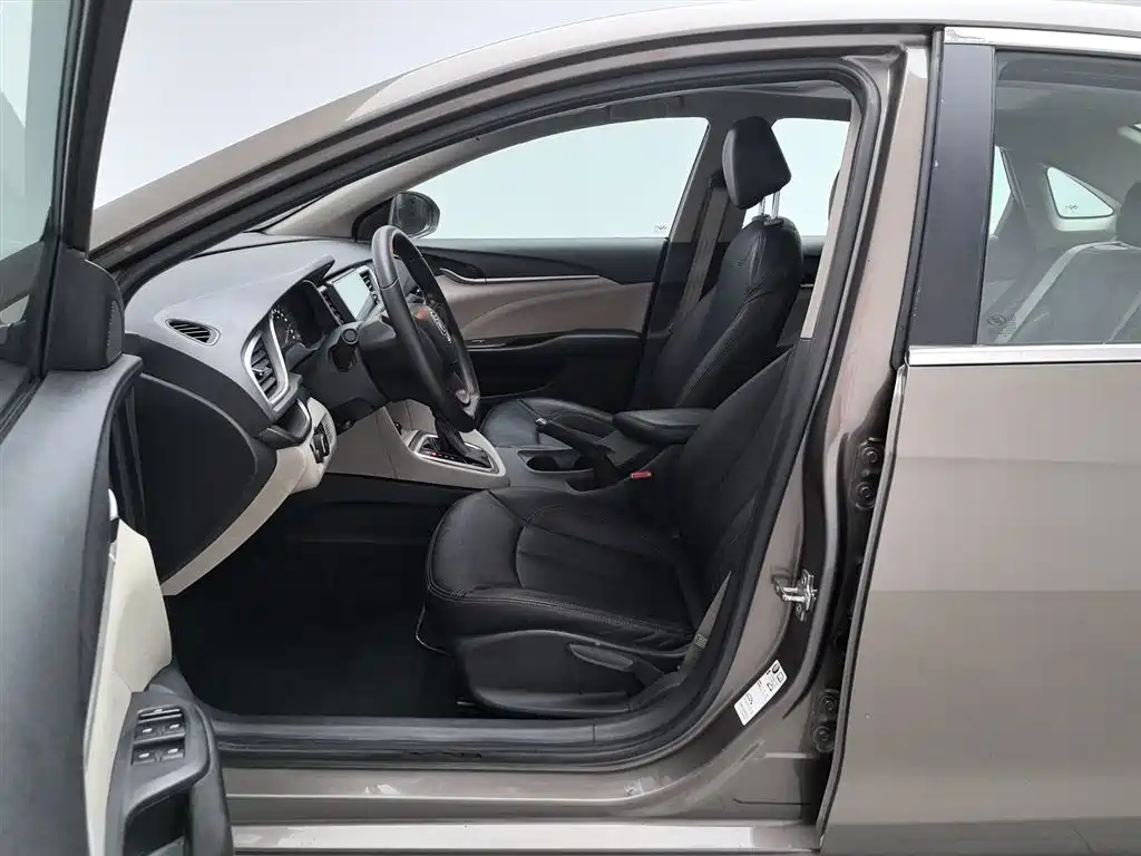 Buick Excelle 2015 — фото 10