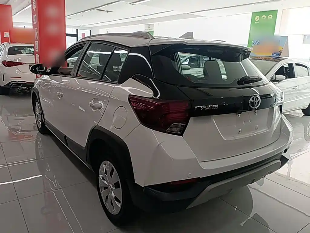 Toyota Yaris L 2021 — фото 5