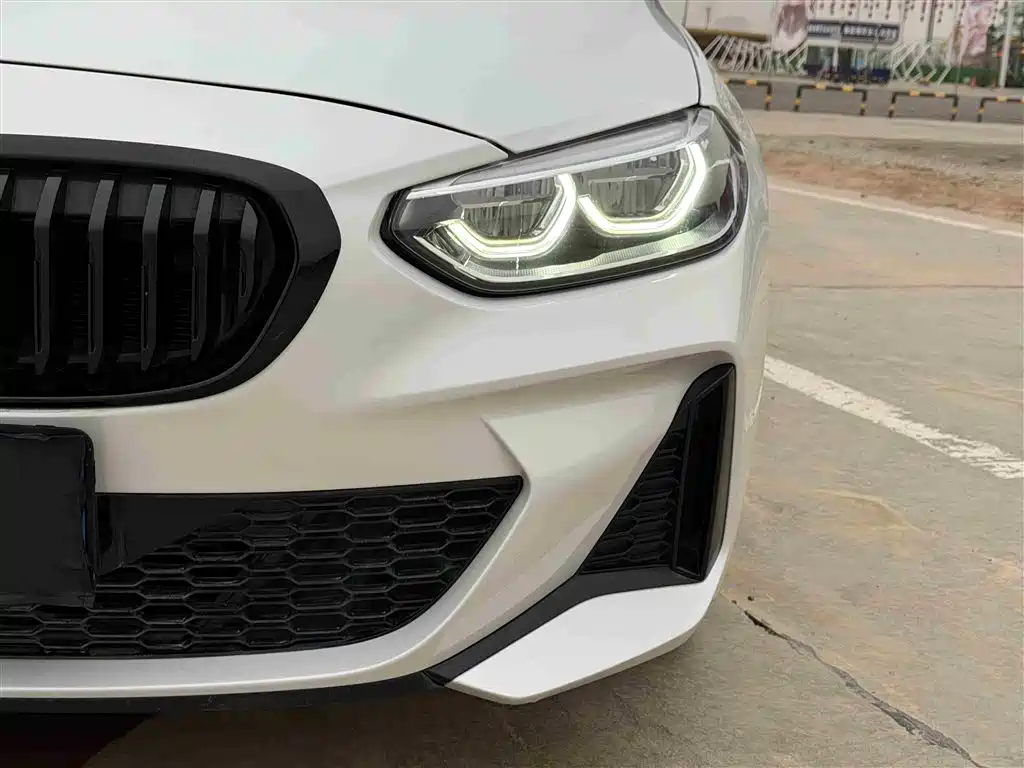 BMW 1 Series 2021 — фото 13
