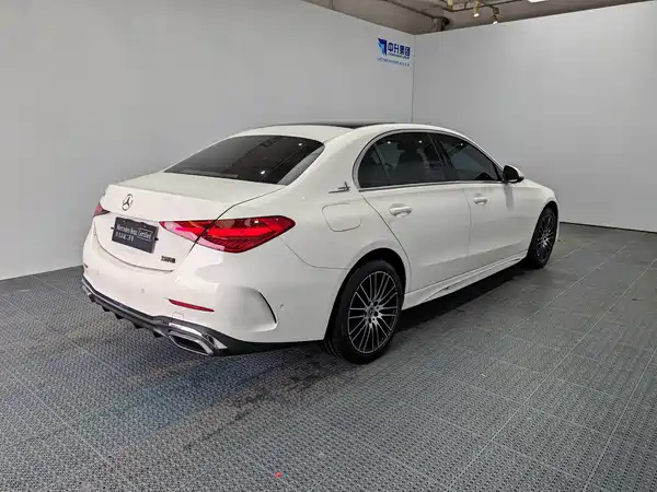 Mercedes-Benz C-Class 2024