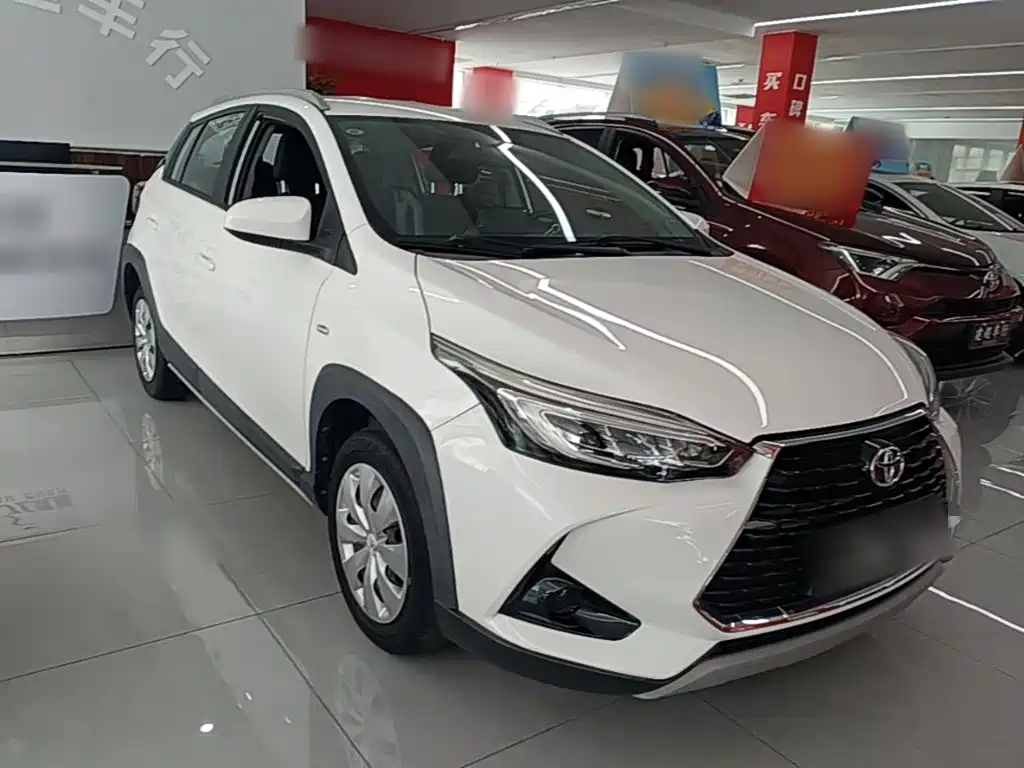 Toyota Yaris L 2021 — фото 4