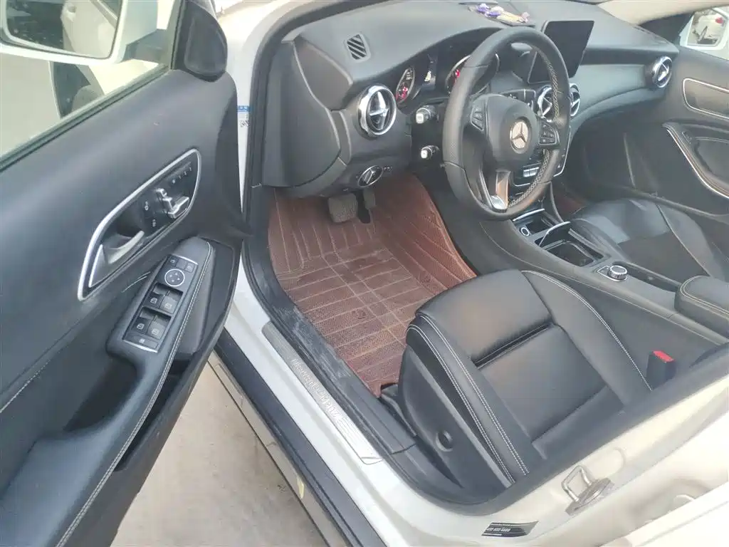 Mercedes-Benz GLA 2018 — фото 16