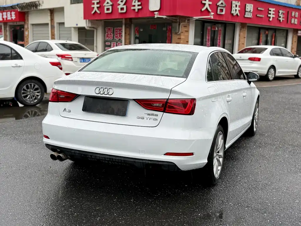 Audi A3 2015 — фото 9