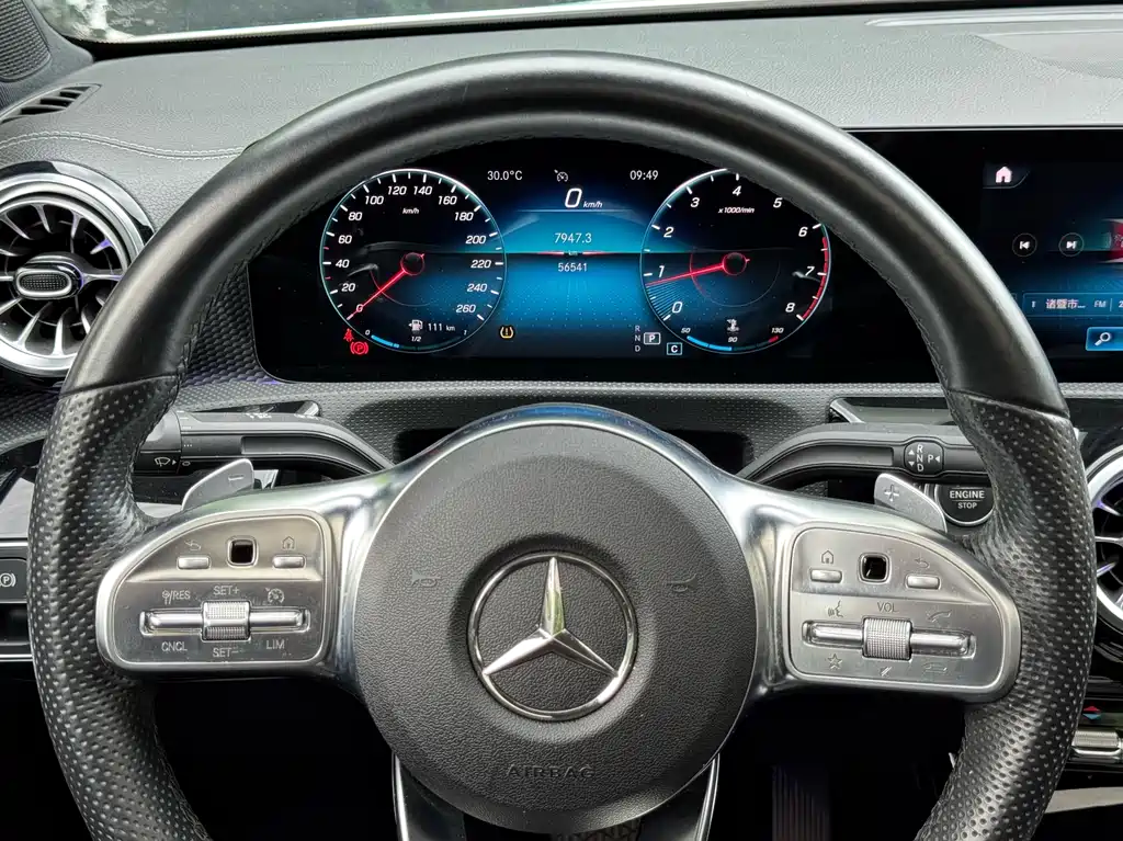 Mercedes-Benz A-Class 2022 — фото 12