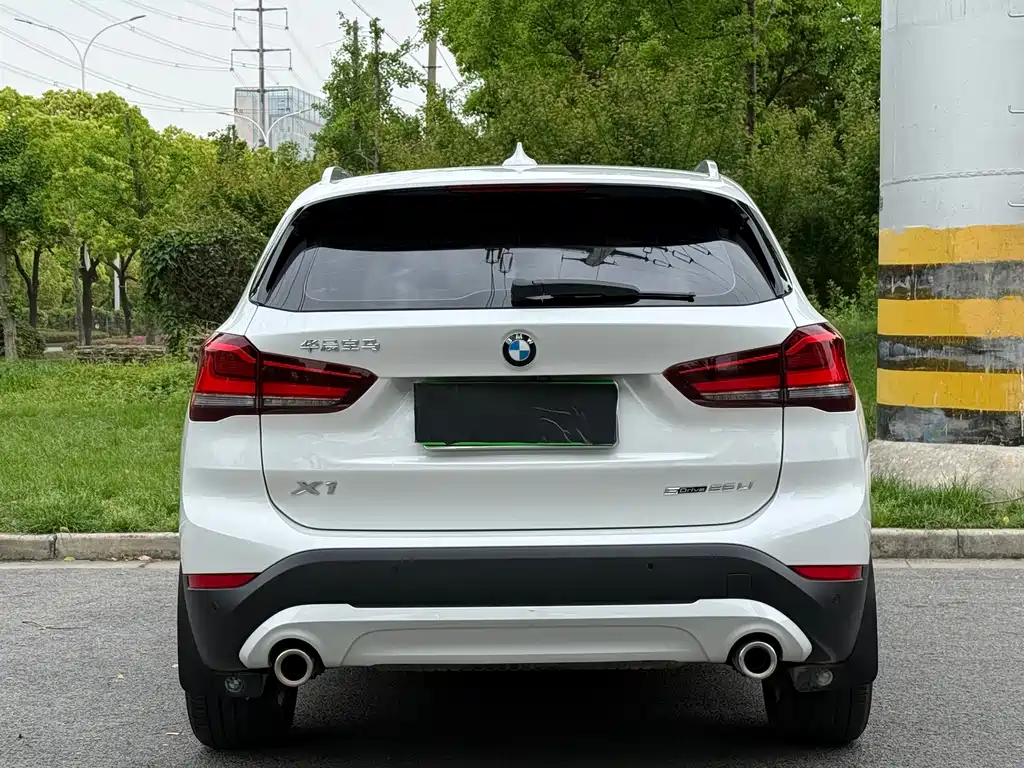 BMW X1 2022 — фото 8