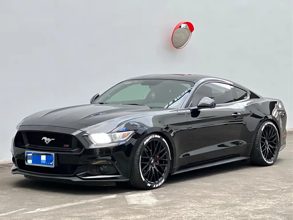 Ford Mustang 2017 — фото 1