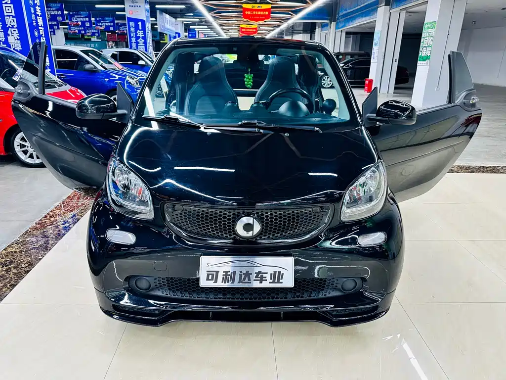 smart Fortwo 2017 — фото 23