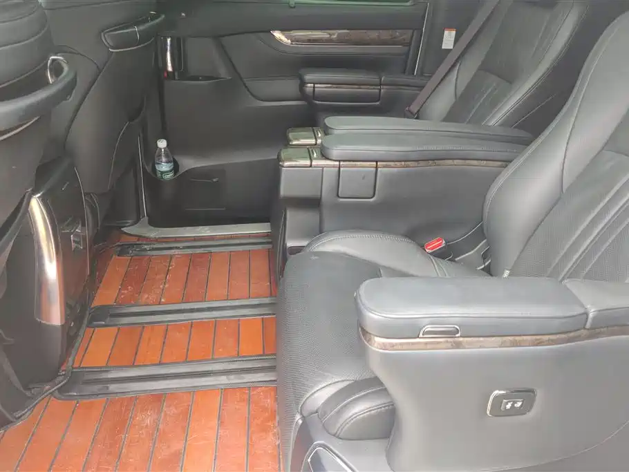 Toyota Alphard 2020 — фото 11