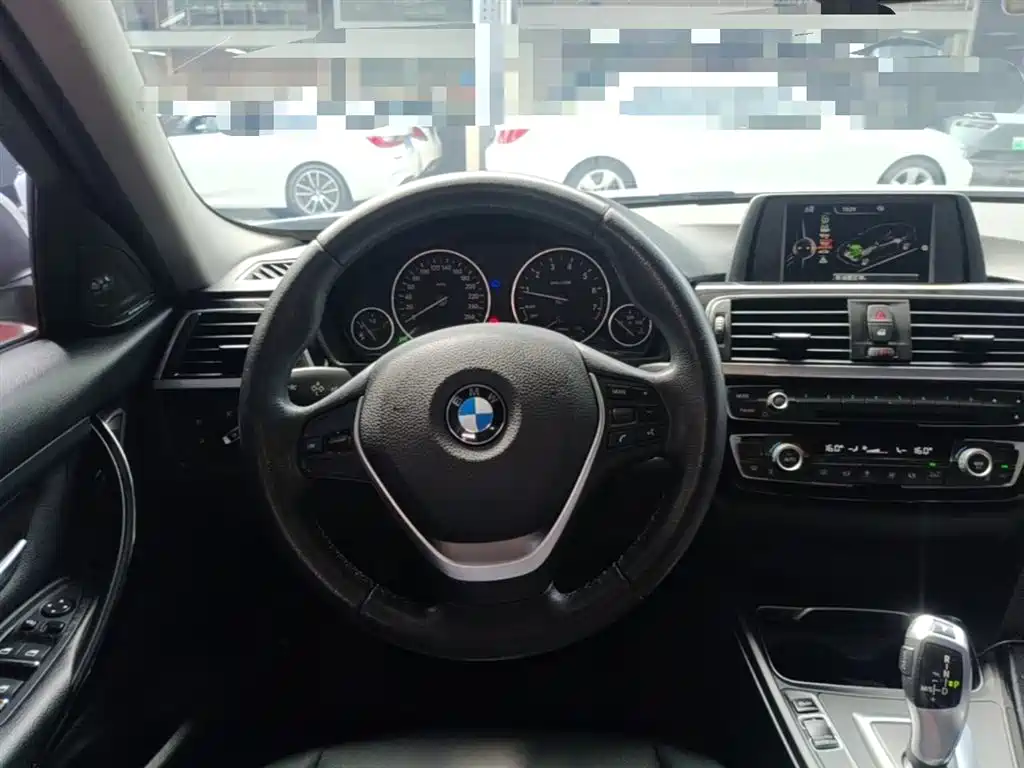 BMW 3 Series 2017 — фото 11
