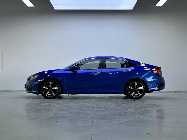 Honda Civic 2019 — фото 8