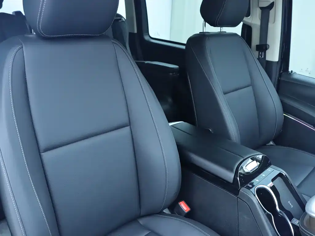 Mercedes-Benz Vito 2023 — фото 10