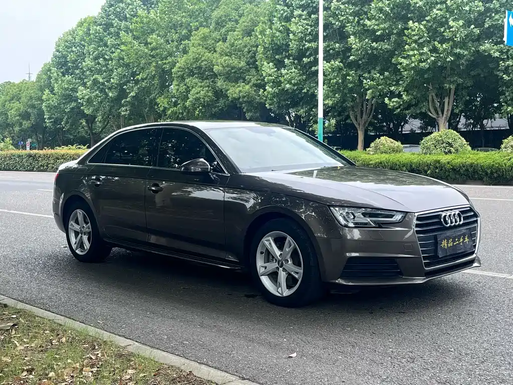 Audi A4L 2017 — фото 3
