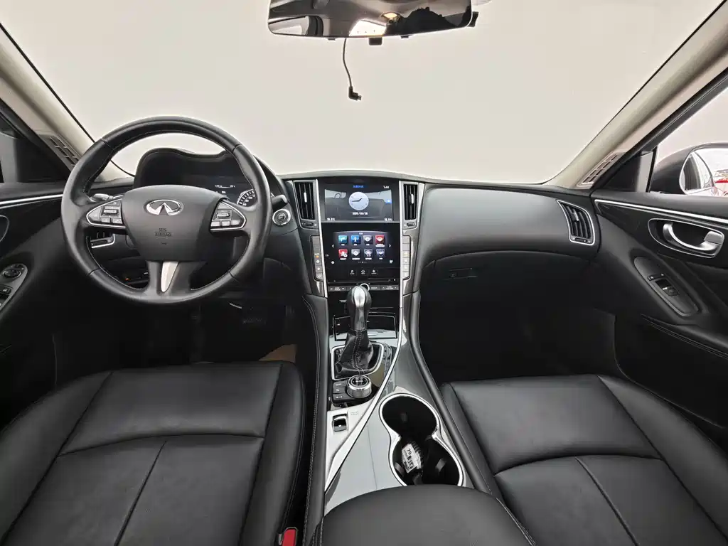 Infiniti Q50L 2017 — фото 18