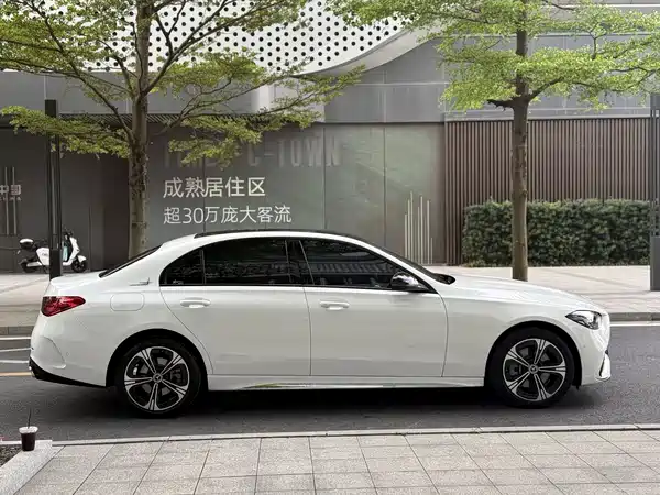 Mercedes-Benz C-Class 2022