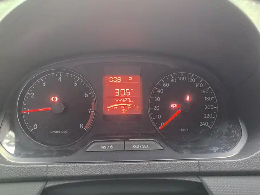 Volkswagen Jetta 2015 — фото 14