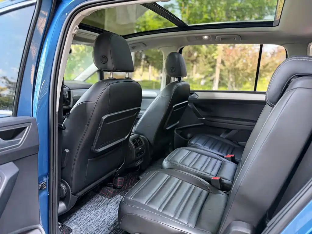 Volkswagen Touran 2018 — фото 11