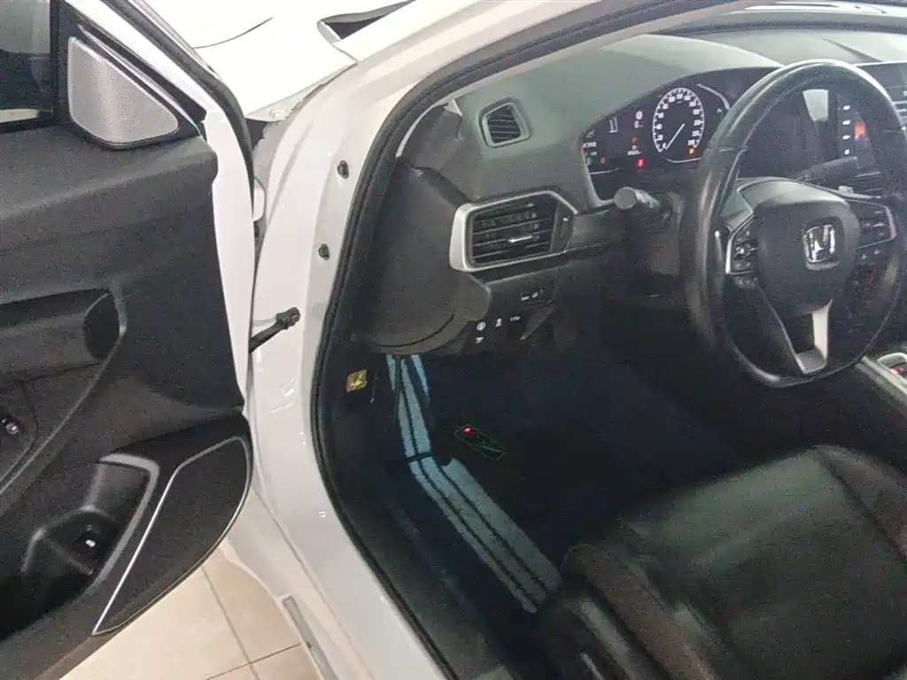 Honda Accord 2022 — фото 16