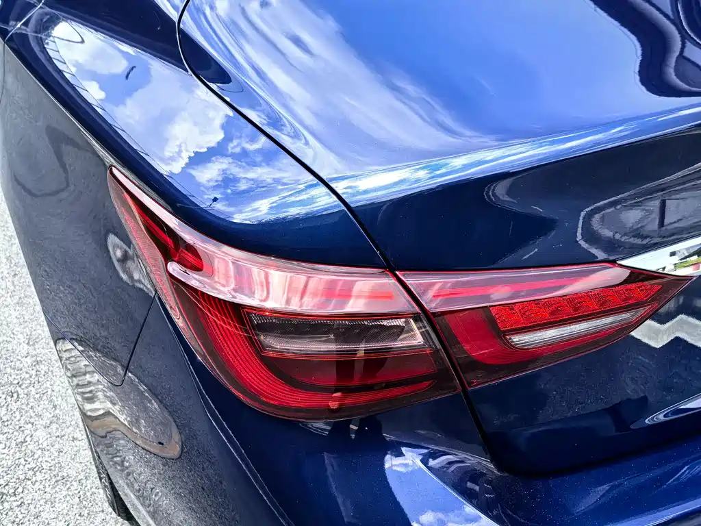 Infiniti Q50L 2018 — фото 20