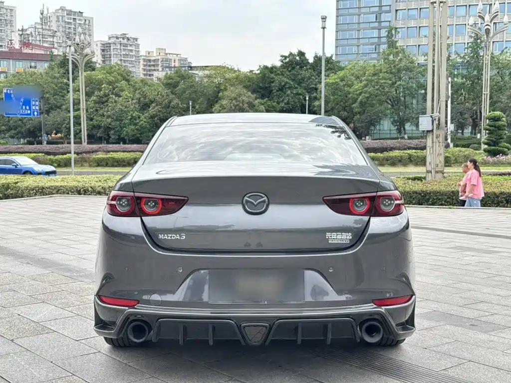 Mazda 3 Axela 2023 — фото 12