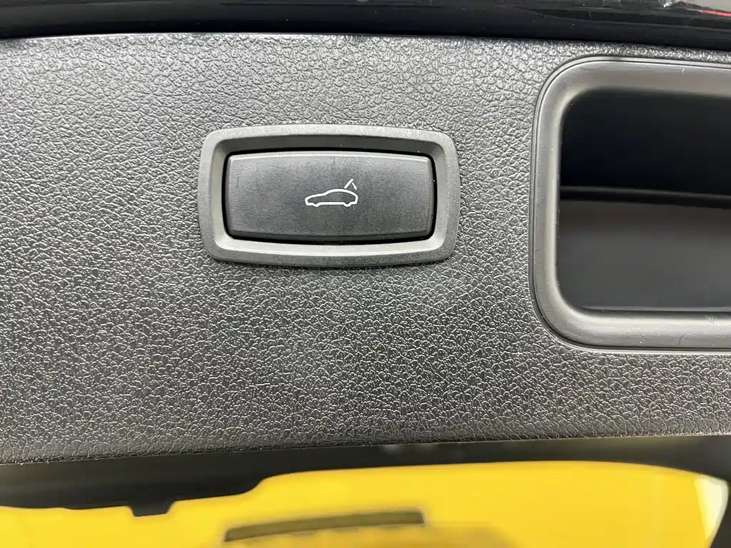 Porsche Macan 2019 — фото 25