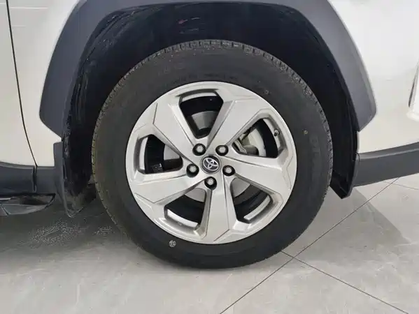 Toyota RAV4 2021