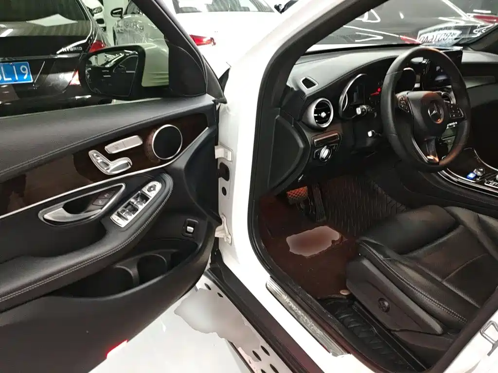 Mercedes-Benz GLC 2018 — фото 13