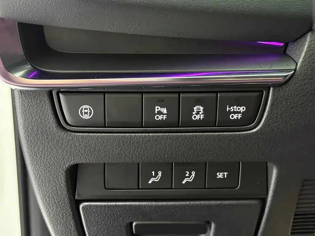 Mazda 3 Axela 2021 — фото 12