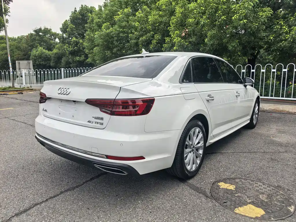 Audi A4L 2019 — фото 16