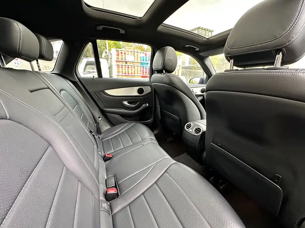 Mercedes-Benz GLC 2018 — фото 15