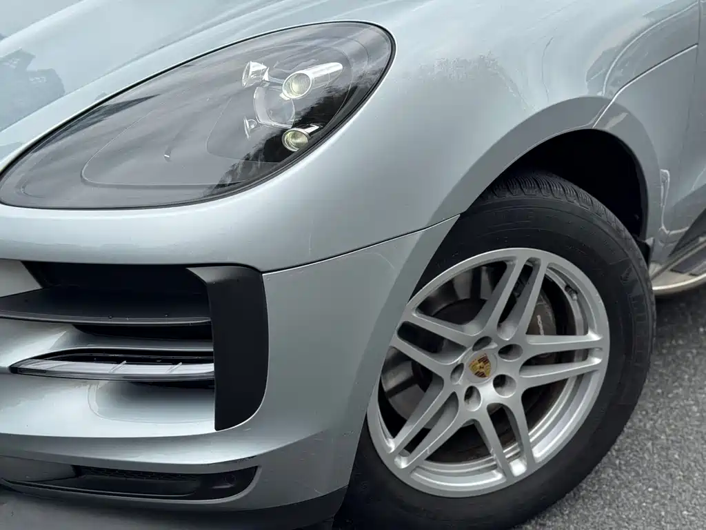 Porsche Macan 2020 — фото 17