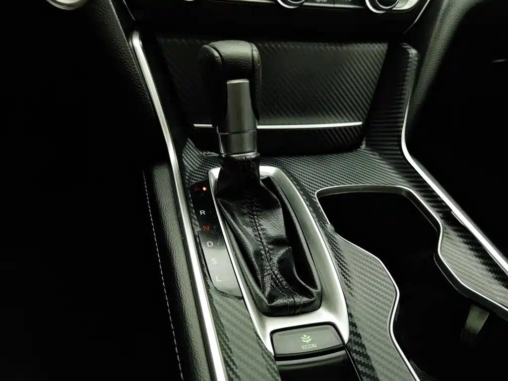 Honda Accord 2018 — фото 13