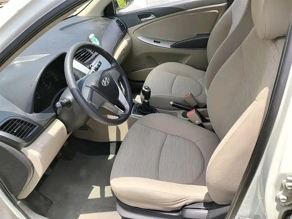 Hyundai Verna 2016 — фото 15