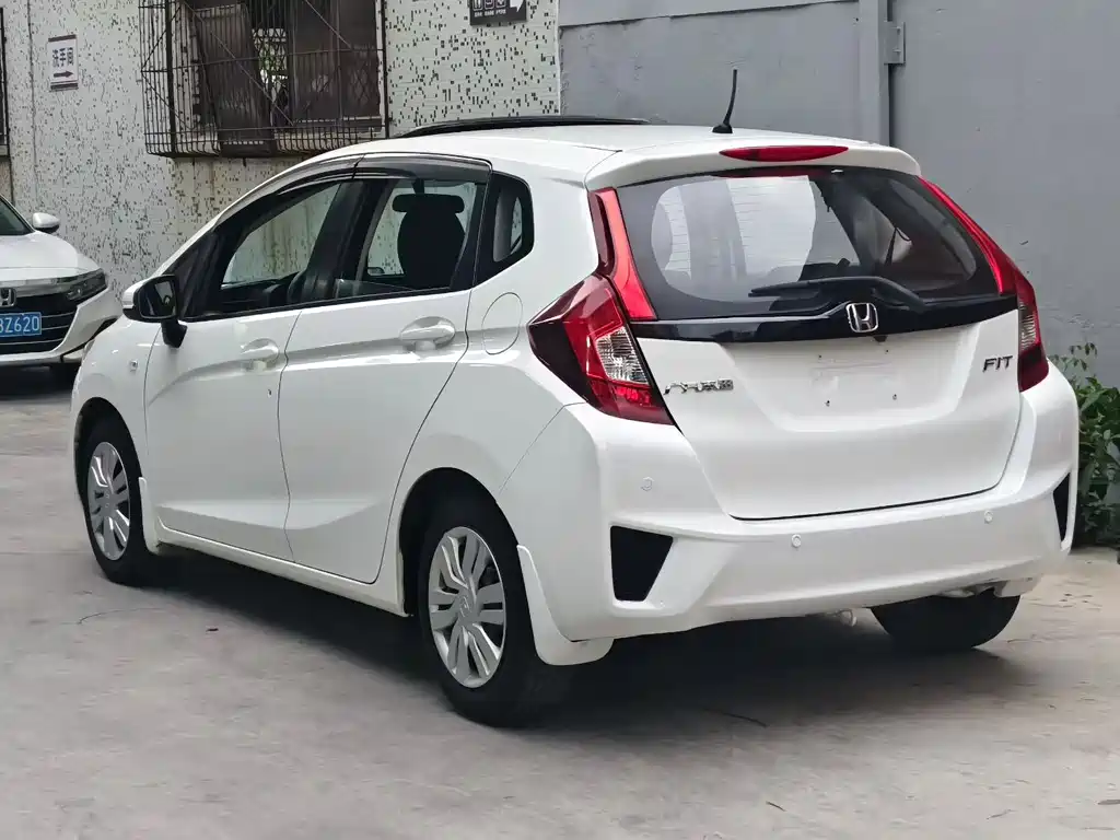Honda Fit 2016 — фото 9