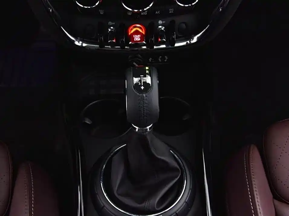 MINI Clubman 2017 — фото 11