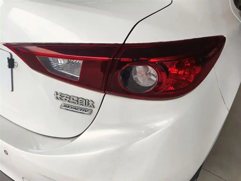 Mazda 3 Axela 2017 — фото 8