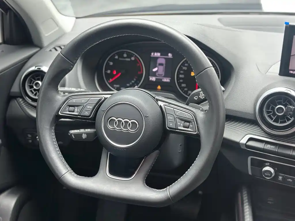 Audi Q2L 2022 — фото 10