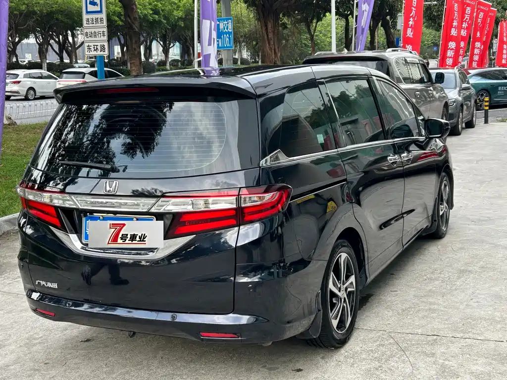 Honda Odyssey 2017 — фото 14