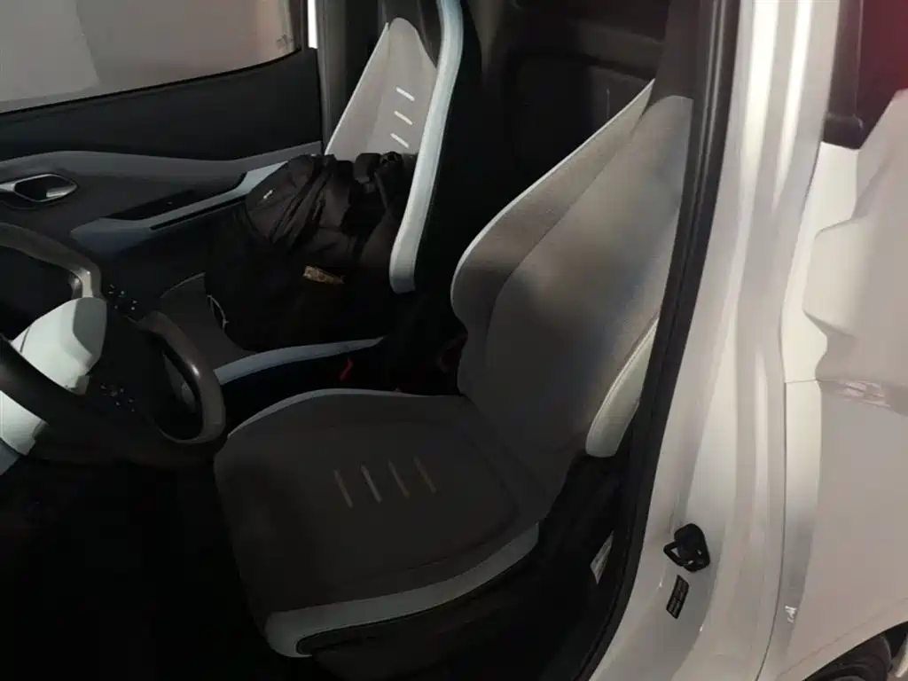 Wuling Nano EV 2022 — фото 17