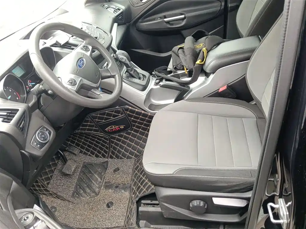 Ford Kuga 2015 — фото 15
