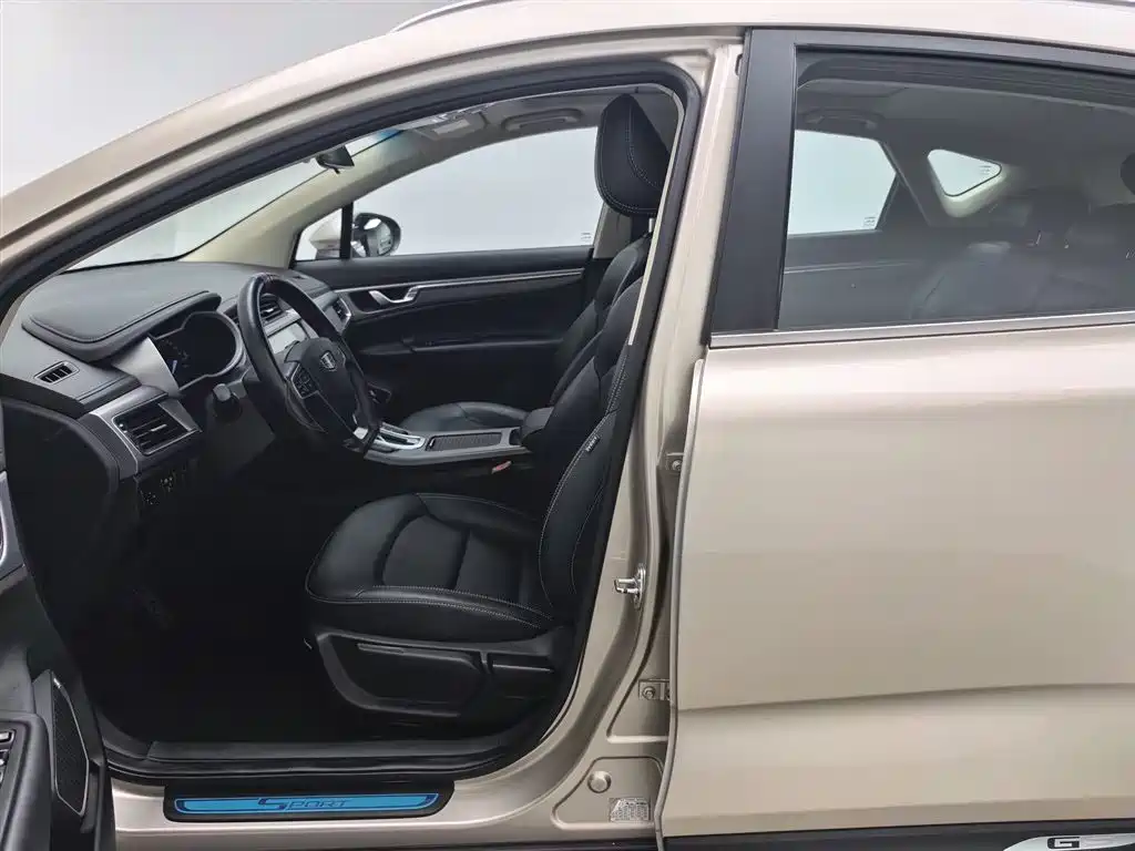 Geely Emgrand GS 2018 — фото 10