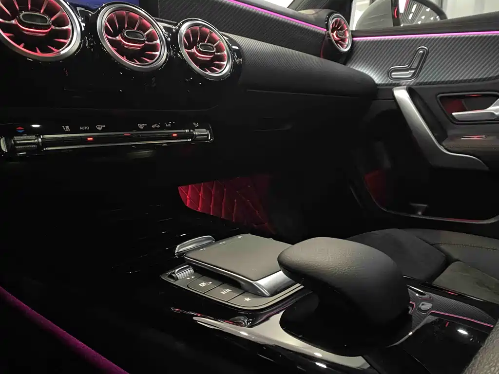 Mercedes-Benz A-Class 2023 — фото 14