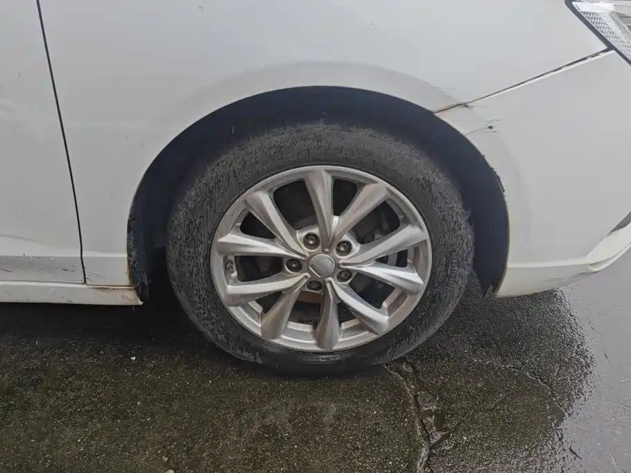Roewe i5 2019