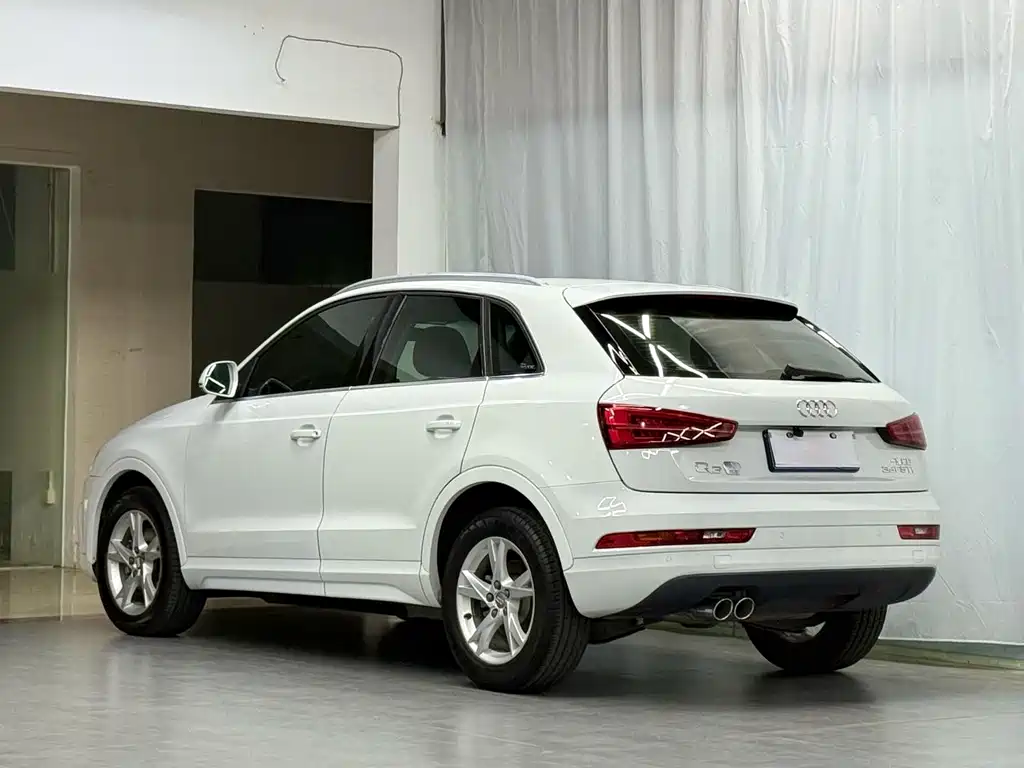Audi Q3 2018 — фото 2