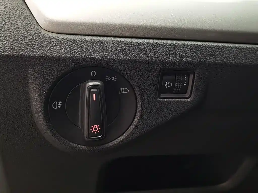 Volkswagen Lavida 2018 — фото 21